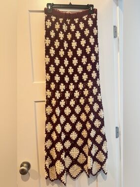 Lalavon crochet skirt- L